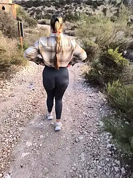 Mona Plus online show from 10-17-25, 06:50