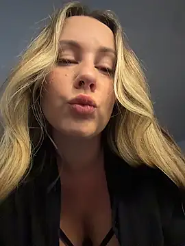 Snapshot of Mona_Plus chatting on 07-25-26, 06:03 Mona Plus online show from 07-25-26, 06:03