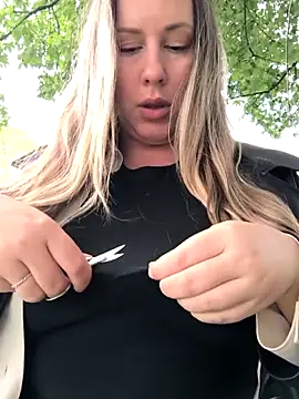 Mona Plus online show from 09-27-25, 07:47