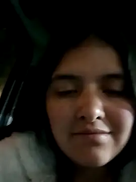 Snapshot of Yulil23 chatting on 02-14-25, 04:47 Yulil23 online show from 02-14-25, 04:47