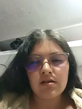 Snapshot of Yulil23 chatting on 02-22-25, 12:49 Yulil23 online show from 02-22-25, 12:49
