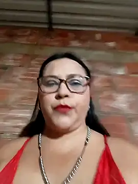Snapshot of promiscuous-indecent-momm chatting on 10-07-25, 10:38 promiscuous-indecent-momm online show from 10-07-25, 10:38