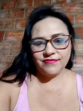 Snapshot of promiscuous-indecent-momm chatting on 09-19-25, 10:41 promiscuous-indecent-momm online show from 09-19-25, 10:41