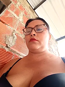 Snapshot of promiscuous-indecent-momm chatting on 10-06-25, 03:24 promiscuous-indecent-momm online show from 10-06-25, 03:24