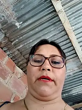 Snapshot of promiscuous-indecent-momm chatting on 03-19-25, 02:46 promiscuous-indecent-momm online show from 03-19-25, 02:46