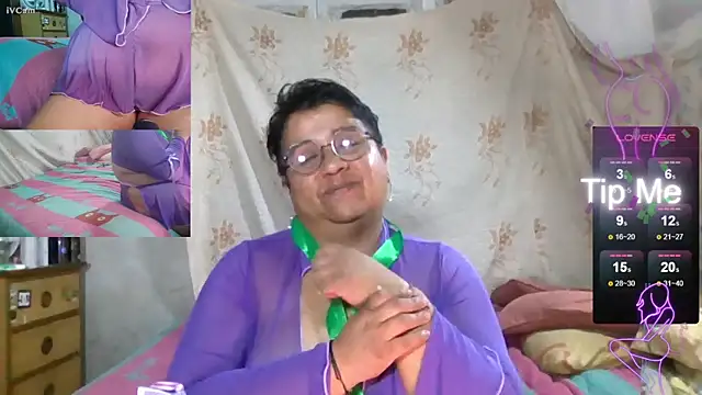 Snapshot of erinadarling79 chatting on 10-11-25, 02:34 erinadarling79 online show from 10-11-25, 02:34