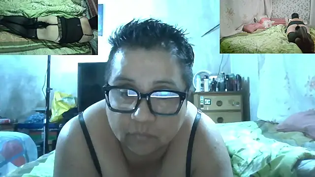Snapshot of erinadarling79 chatting on 11-16-25, 03:11 erinadarling79 online show from 11-16-25, 03:11