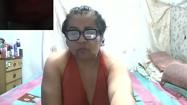 Snapshot of erinadarling79 chatting on 07-04-26, 02:40 erinadarling79 online show from 07-04-26, 02:40