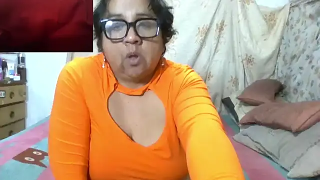 Snapshot of erinadarling79 chatting on 07-17-26, 02:20 erinadarling79 online show from 07-17-26, 02:20