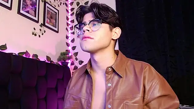 Snapshot of isaac-saenz chatting on 02-19-25, 09:36 isaac-saenz online show from 02-19-25, 09:36