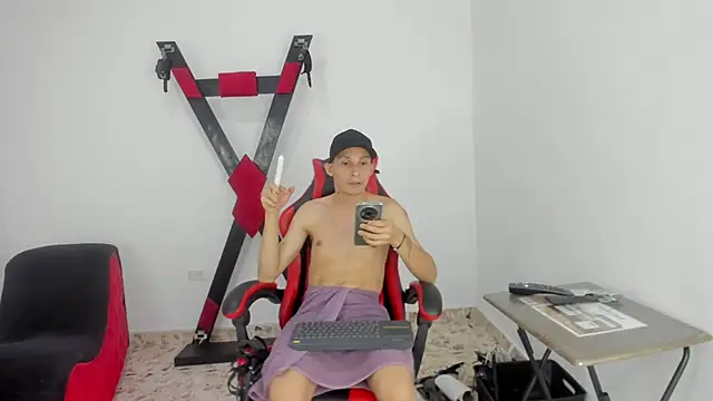 Isak Millan online show from 10-13-25, 11:38