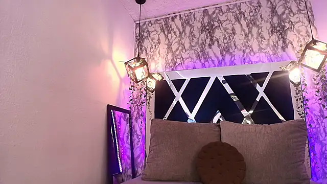 charlotte bluee online show from 01-13-26, 06:34