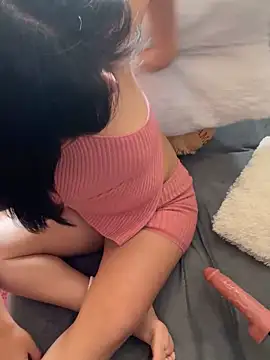 ZafiroKlein online show from 10-16-25, 08:17