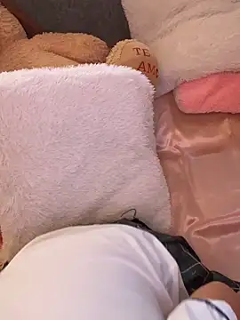 ZafiroKlein online show from 10-02-25, 08:23