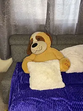 ZafiroKlein online show from 11-18-25, 08:45