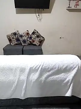 ZafiroKlein online show from 02-26-25, 03:14