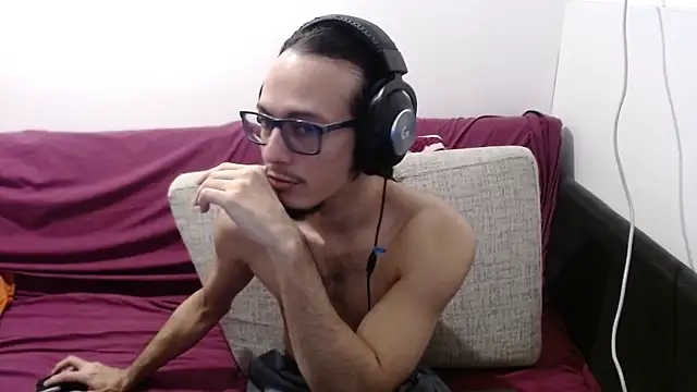 Snapshot of cholitohermoso chatting on 07-19-26, 03:09 cholitohermoso online show from 07-19-26, 03:09