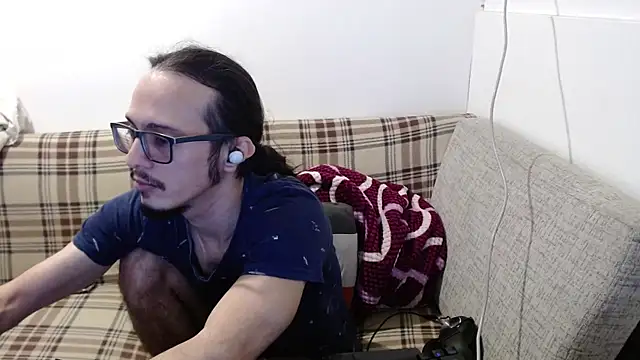 Snapshot of cholitohermoso chatting on 06-16-26, 07:47 cholitohermoso online show from 06-16-26, 07:47