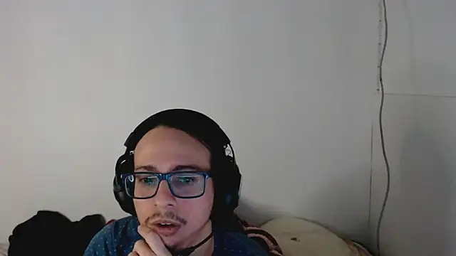 Snapshot of cholitohermoso chatting on 10-27-25, 04:52 cholitohermoso online show from 10-27-25, 04:52