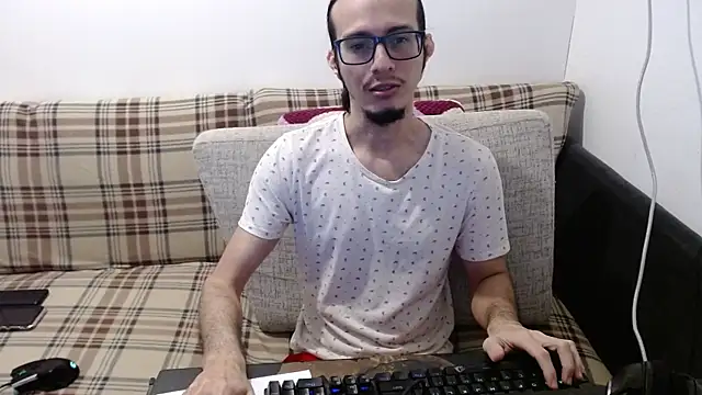 Snapshot of cholitohermoso chatting on 07-11-26, 04:29 cholitohermoso online show from 07-11-26, 04:29