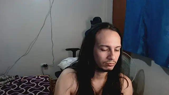 Snapshot of cholitohermoso chatting on 03-04-25, 01:45 cholitohermoso online show from 03-04-25, 01:45