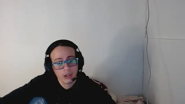 Snapshot of cholitohermoso chatting on 11-03-25, 04:21 cholitohermoso online show from 11-03-25, 04:21