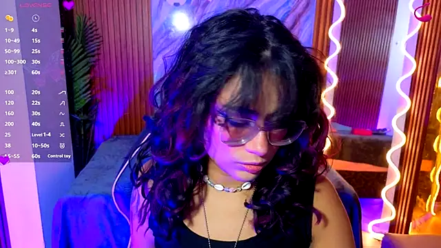 Snapshot of kristen_tay chatting on 07-22-26, 02:57 kristen tay online show from 07-22-26, 02:57