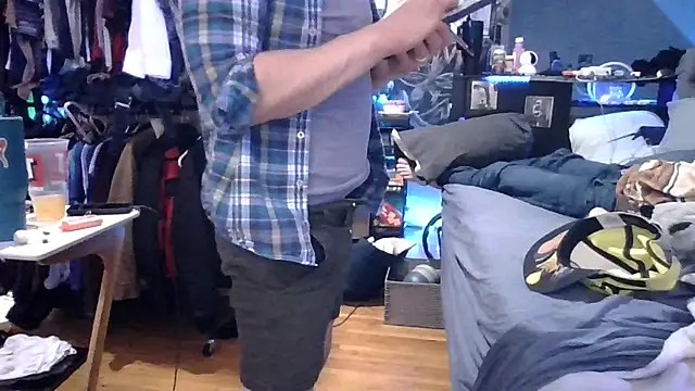 Sk00byJaXxX212 online show from 01-07-26, 03:44