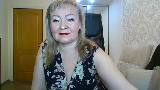 Victoria secrets  online show from 11-20-25, 04:02