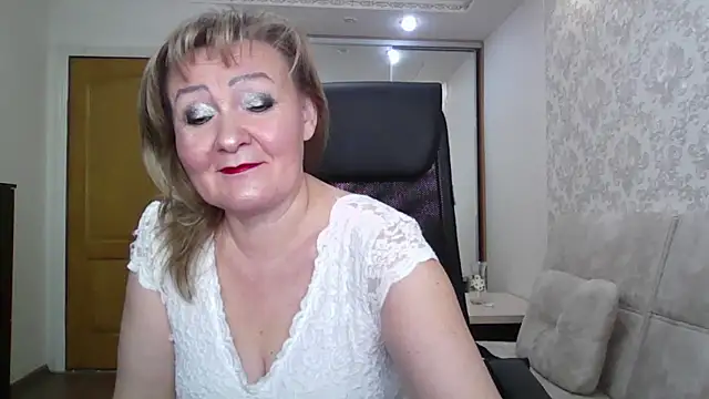 Snapshot of Victoria_secrets_ chatting on 10-02-25, 04:16 Victoria secrets  online show from 10-02-25, 04:16