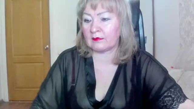Snapshot of Victoria_secrets_ chatting on 06-18-26, 04:44 Victoria secrets online show from 06-18-26, 04:44