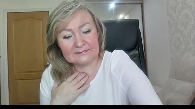 Snapshot of Victoria_secrets_ chatting on 07-27-26, 05:14 Victoria secrets online show from 07-27-26, 05:14