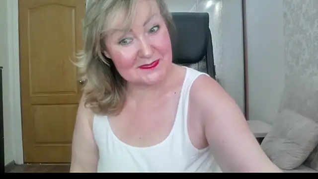 Snapshot of Victoria_secrets_ chatting on 07-28-26, 12:59 Victoria secrets online show from 07-28-26, 12:59