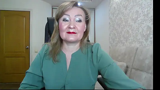 Snapshot of Victoria_secrets_ chatting on 10-15-25, 06:22 Victoria secrets  online show from 10-15-25, 06:22