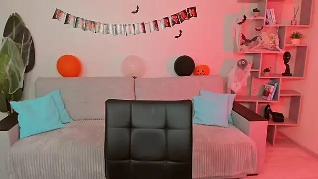 GabriellaMays online show from 10-24-25, 05:06