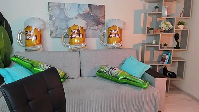 GabriellaMays online show from 09-28-25, 05:14