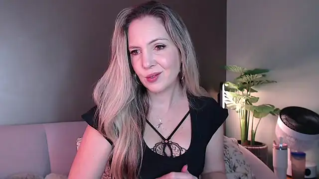 luscious-Lilly online show from 09-26-25, 10:00