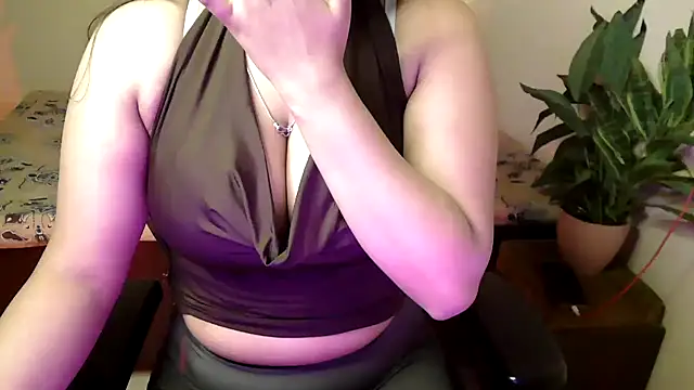 megancatluna online show from 02-23-26, 04:47