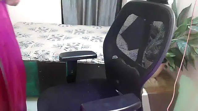 Snapshot of megancatluna chatting on 03-31-26, 05:09 megancatluna online show from 03-31-26, 05:09