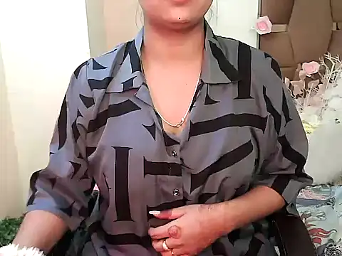 megancatluna online show from 11-17-25, 04:38