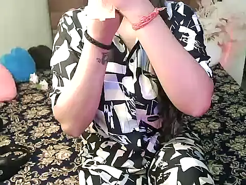 megancatluna online show from 10-15-25, 04:00