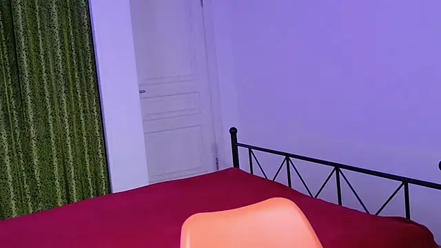 RaileReed online show from 11-20-25, 01:45