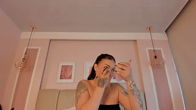 Snapshot of Annie_rhoades chatting on 04-30-26, 01:29 Annie rhoades online show from 04-30-26, 01:29