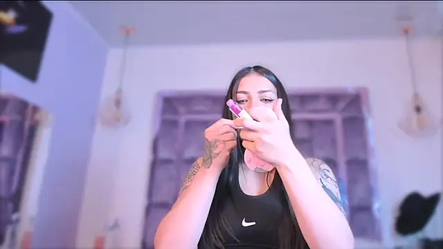 Snapshot of Annie_rhoades chatting on 02-17-25, 04:39 Annie rhoades online show from 02-17-25, 04:39