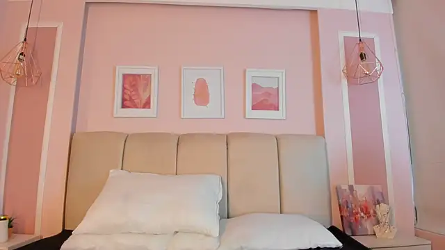 Snapshot of Annie_rhoades chatting on 12-20-25, 01:14 Annie rhoades online show from 12-20-25, 01:14