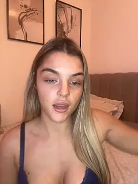 Chlo Brightly online show from 02-12-25, 08:40