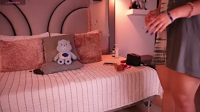 Julieta priv online show from 04-18-26, 03:36