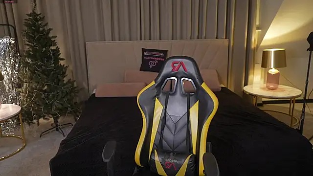 Layla Sweet  online show from 01-14-26, 08:45