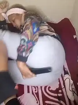 Snapshot of ChloeBab chatting on 03-21-25, 10:28 ChloeBab online show from 03-21-25, 10:28