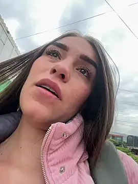 Snapshot of EMILY-07_ chatting on 03-04-25, 02:21 EMILY-07 online show from 03-04-25, 02:21